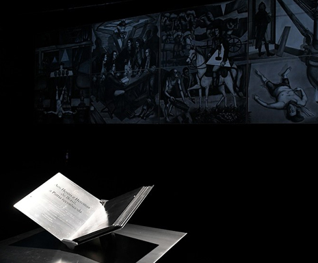 Livro de Aço